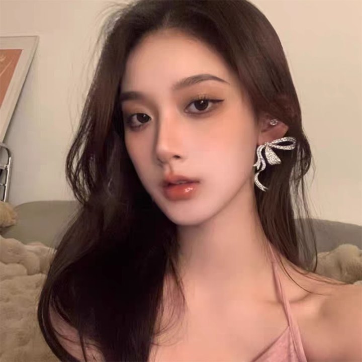 Diamond-Set Flower Drop Tassel Earrings with Silver Needle